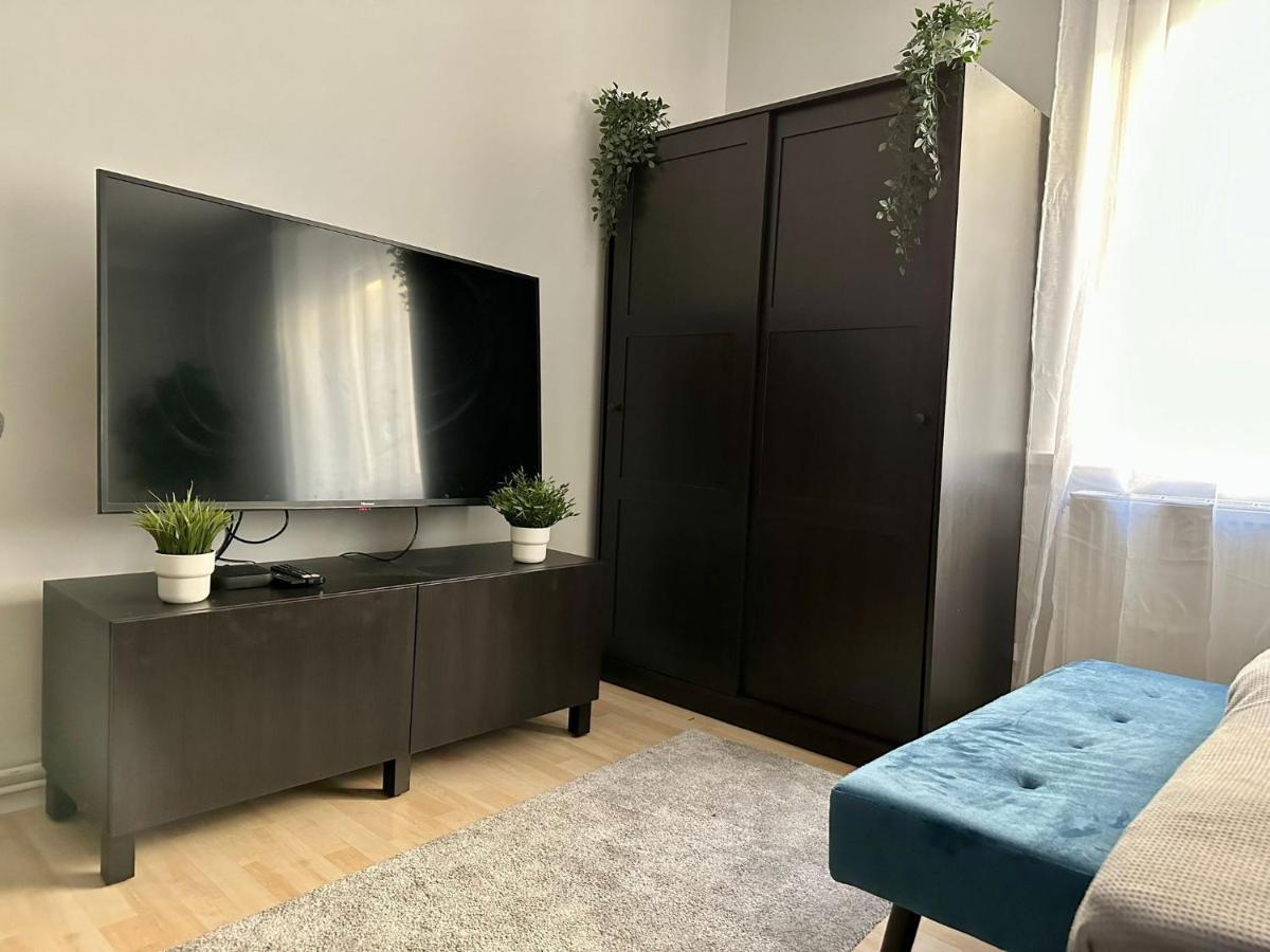 Balcony Apartment, 1 Min To U1 Reumannplatz Vienna Exterior photo
