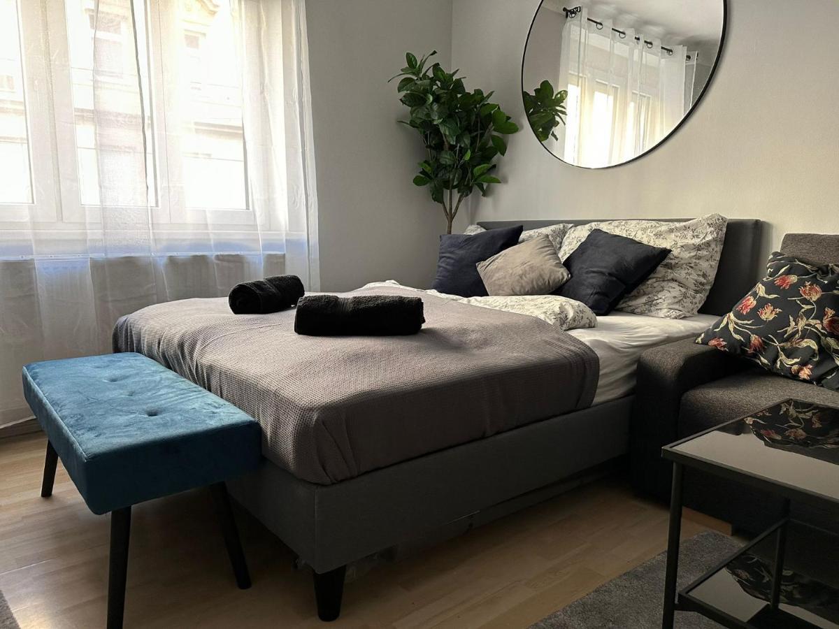 Balcony Apartment, 1 Min To U1 Reumannplatz Vienna Exterior photo