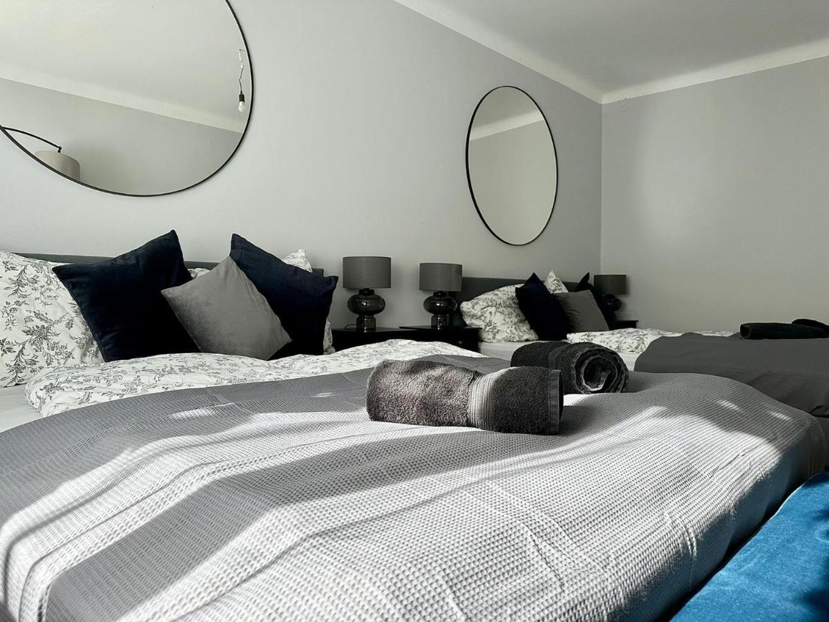 Balcony Apartment, 1 Min To U1 Reumannplatz Vienna Exterior photo