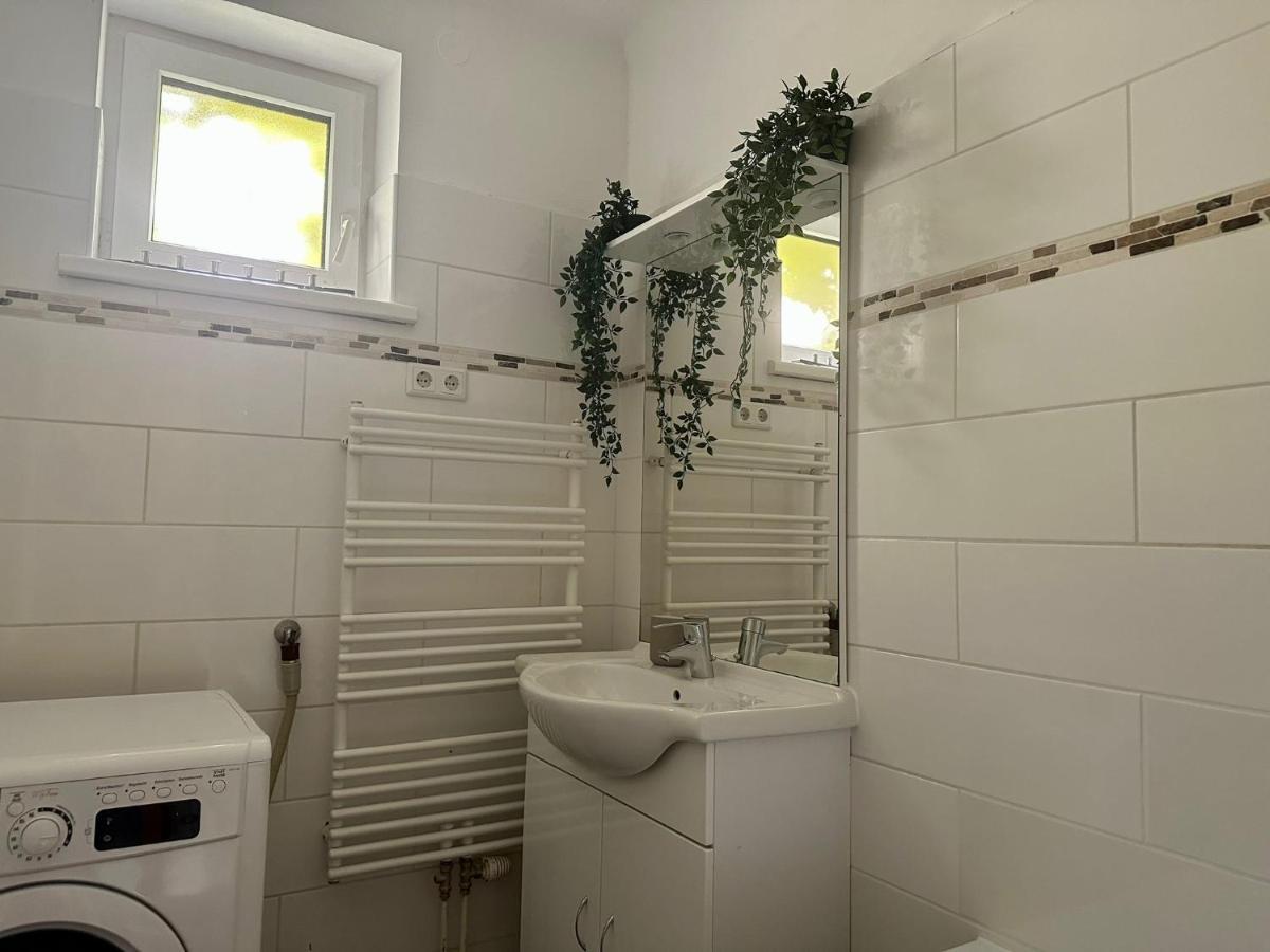 Balcony Apartment, 1 Min To U1 Reumannplatz Vienna Exterior photo